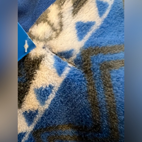 Blue snowflake fleece hoodie for pets - Picture 5 of 6